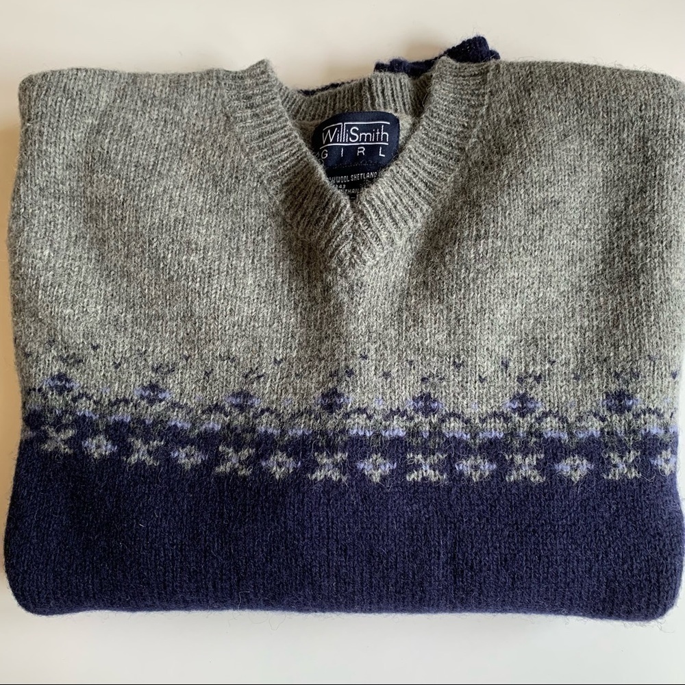 WILLI SMITH navy blue Shetland wool girl’s long sleeved v neck pullover sweater